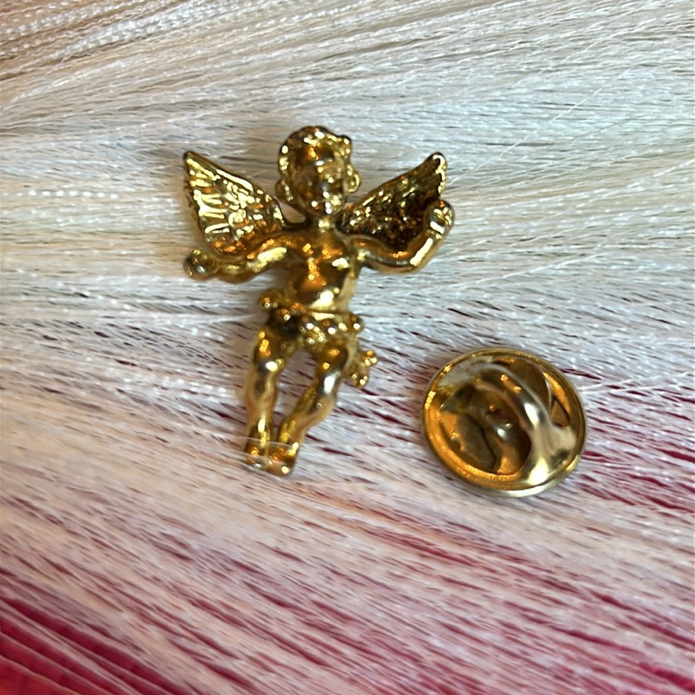 Kirks Folly Cherub Tac Pin